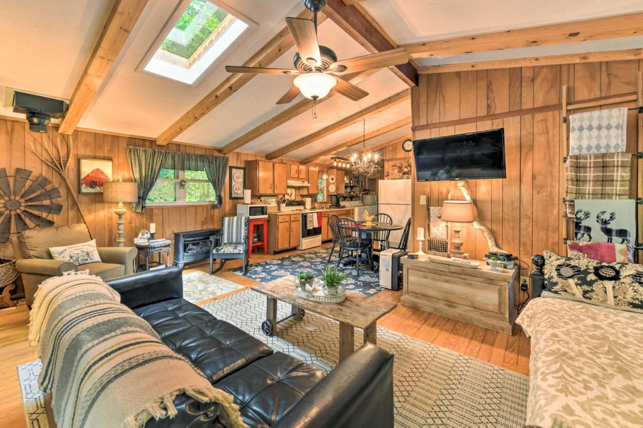 Tranquil Creekside Cottage With Deck And Lanai Franklin Exteriér fotografie