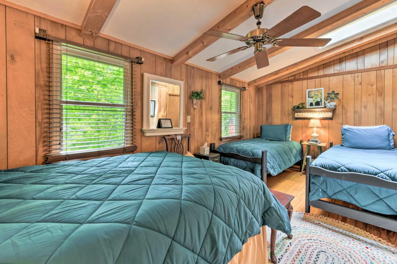 Tranquil Creekside Cottage With Deck And Lanai Franklin Exteriér fotografie